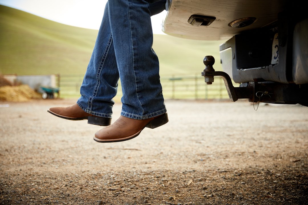 Front Page -Ariat Sales Store E0UHA66WYAAAJp6